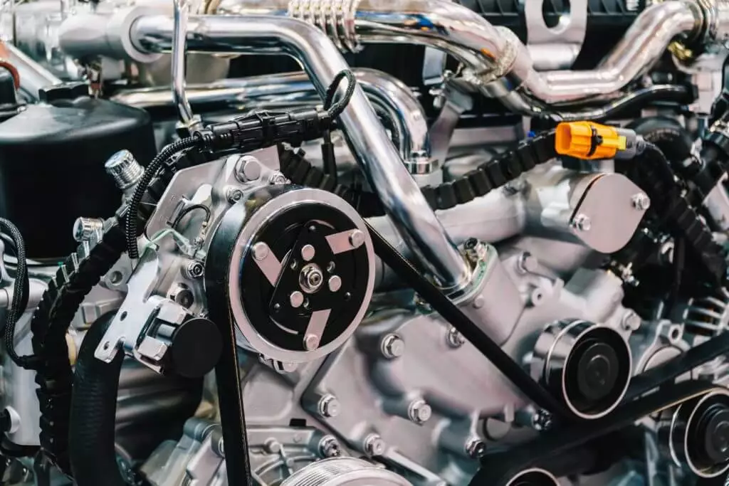 truck-engine-motor-components-in-car-service-inspe-84W6SYK-1024x683-1 Aplicaciones láser