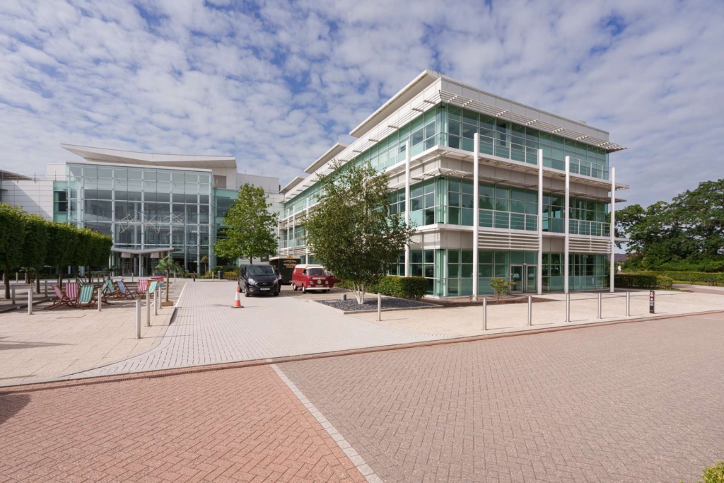 england-1024x683 El Grupo LASIT